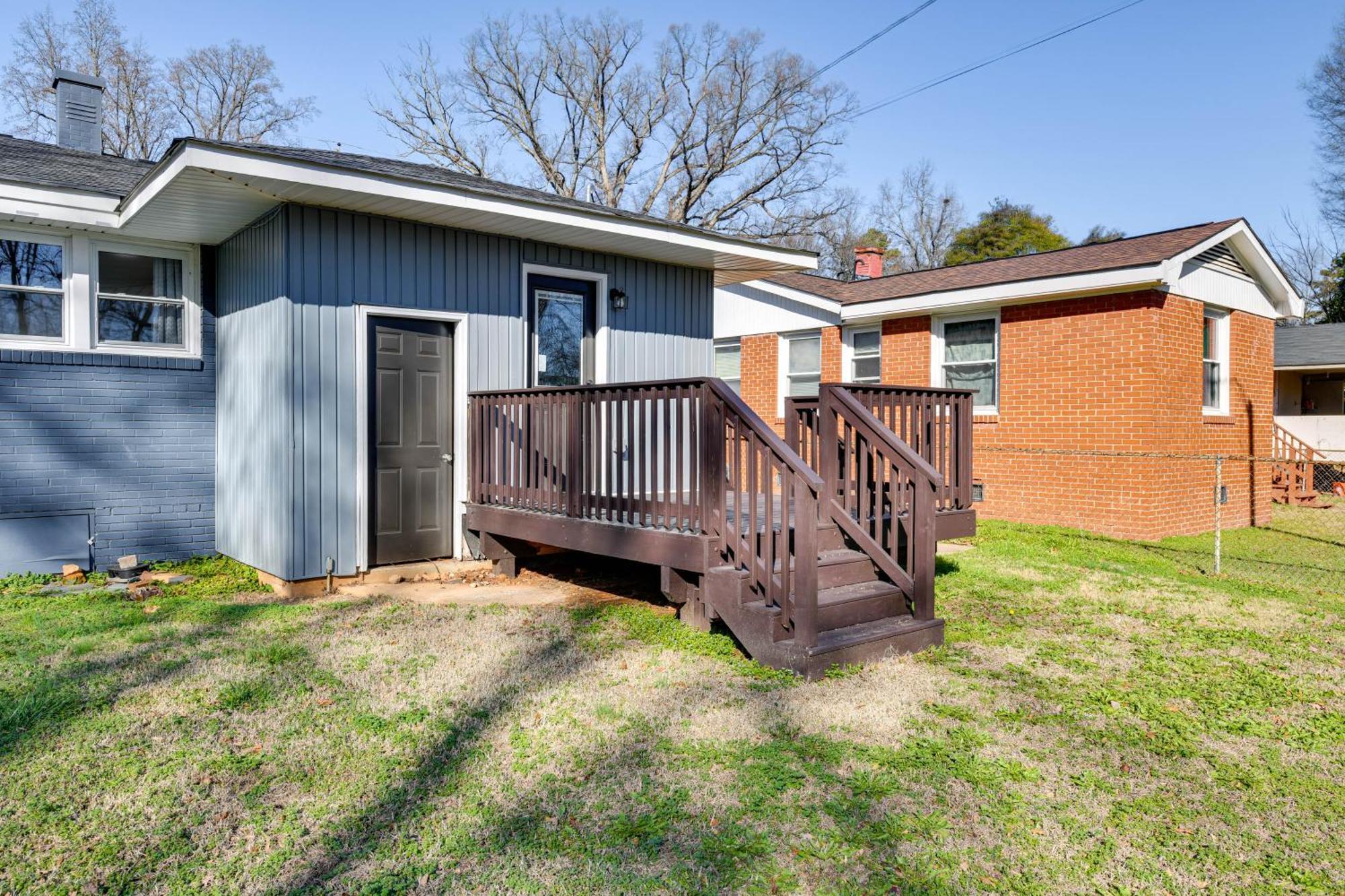 Newly Updated About 3 Mi To Downtown Charlotte! Holiday home Charlotte
