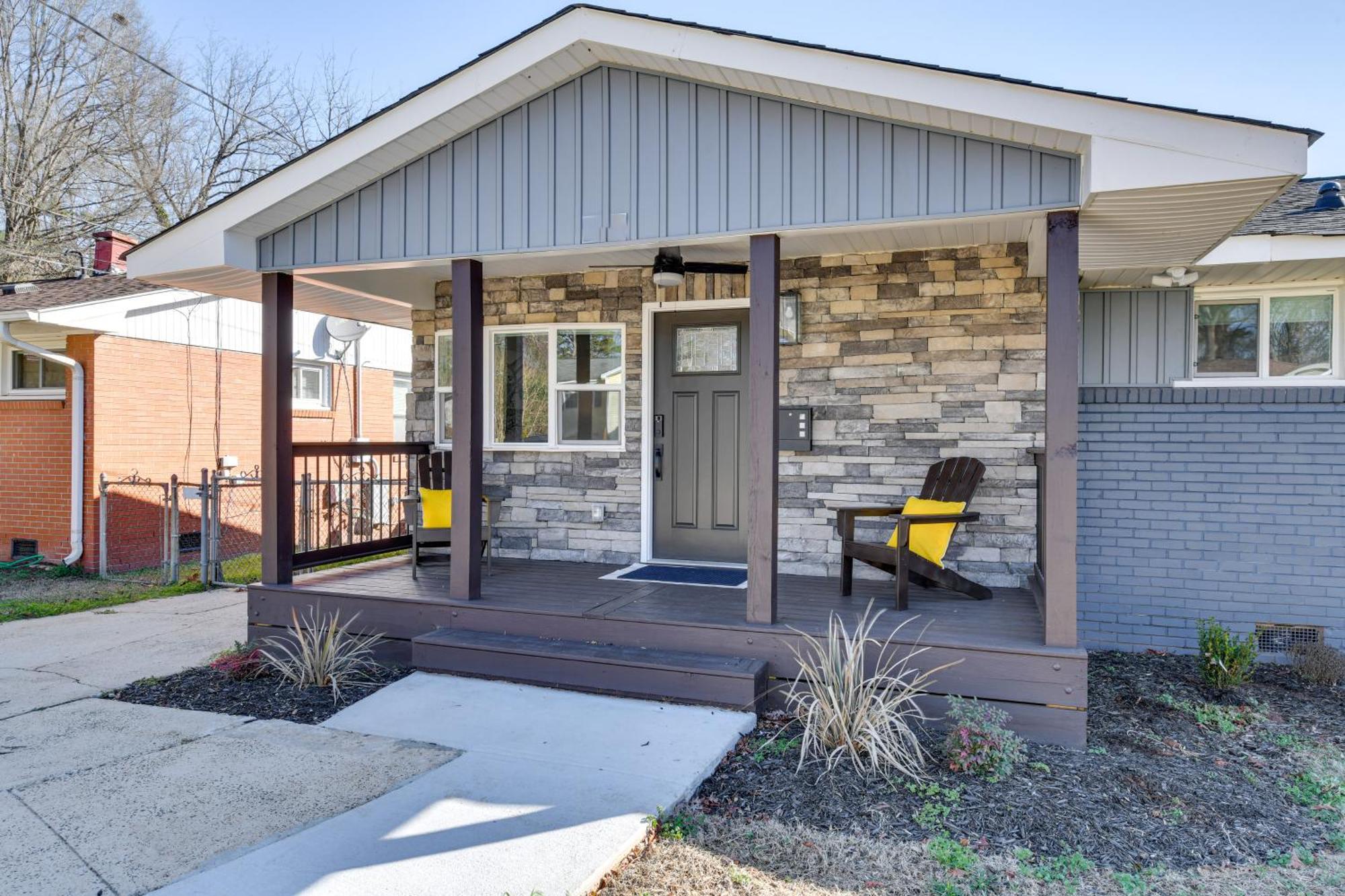 Newly Updated About 3 Mi To Downtown Charlotte! * Charlotte