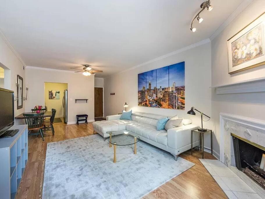 Apartment Middle Of Uptown Peaceful Living