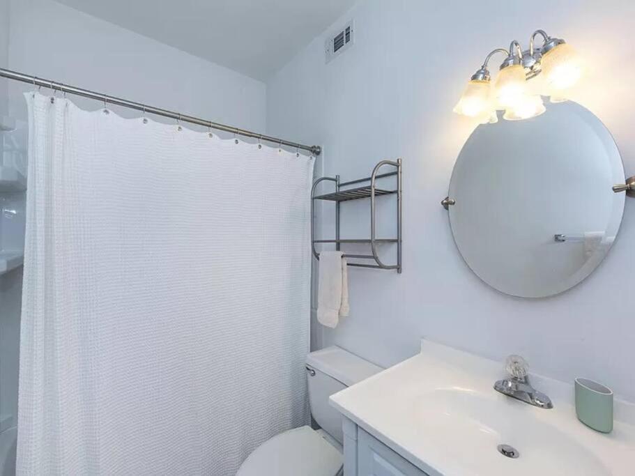 Apartment Middle Of Uptown Peaceful Living *
