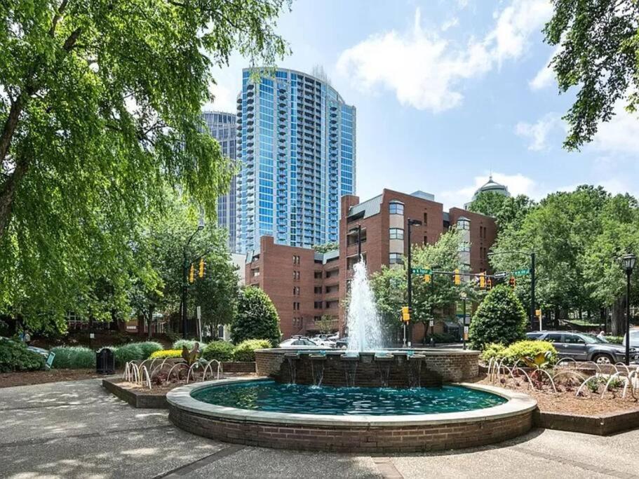 Middle Of Uptown Peaceful Living Apartment Charlotte