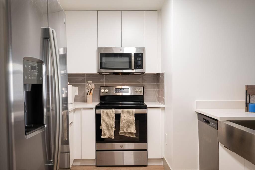 Uptown Style Apartment *