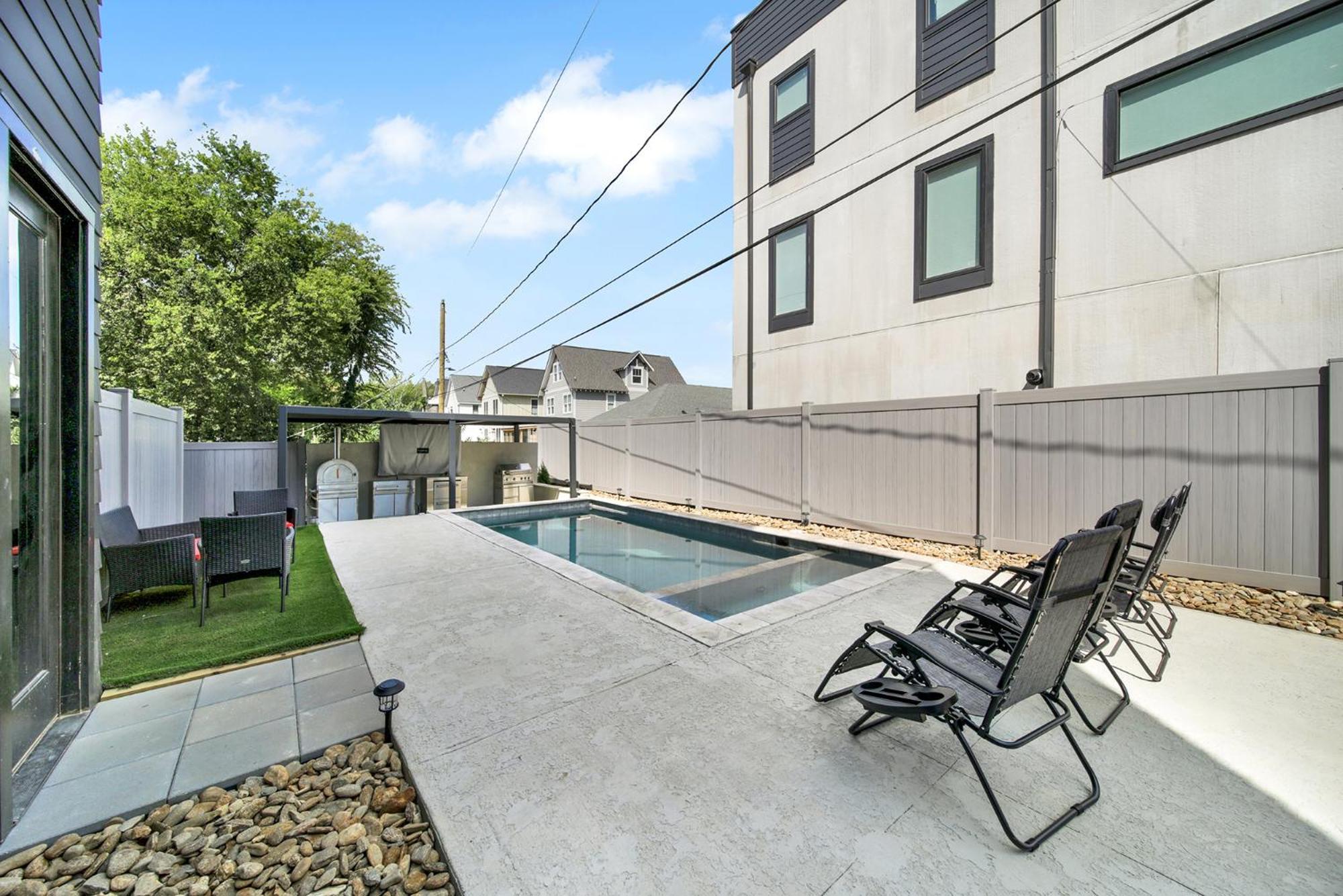 406 Katonah Amazing Location Rooftop Patio Views And A Gym * Charlotte