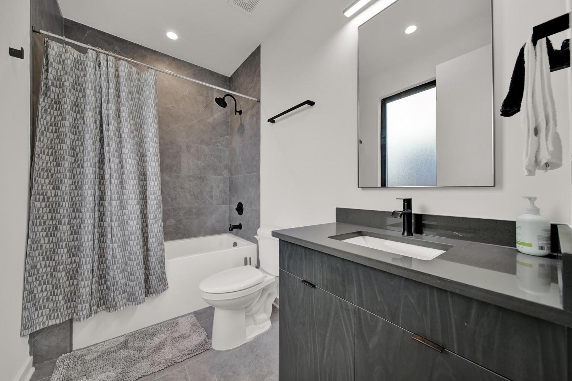 406 Katonah Amazing Location Rooftop Patio Views And A Gym Holiday home Charlotte