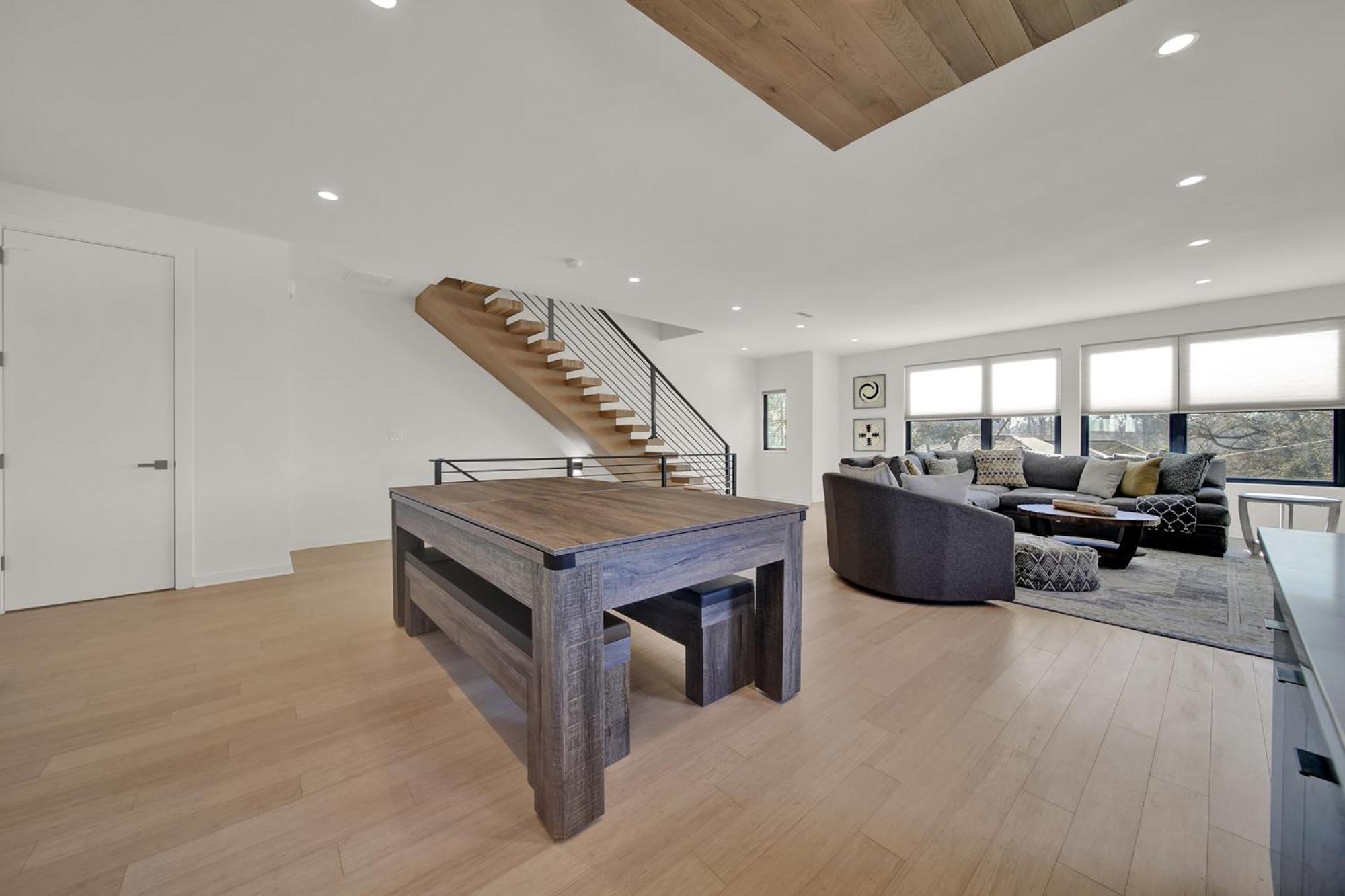 406 Katonah Amazing Location Rooftop Patio Views And A Gym *