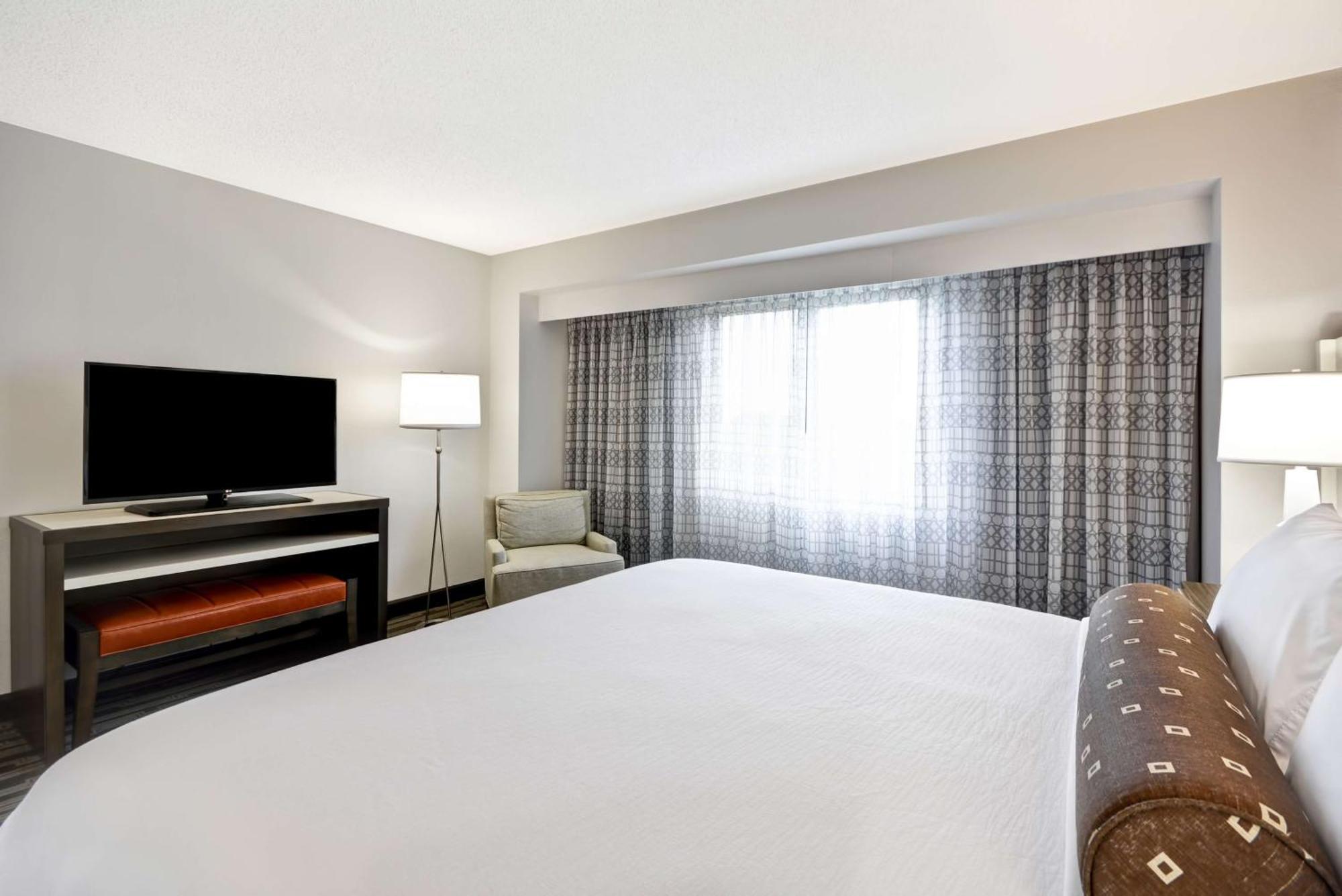 Embassy 3* Charlotte
