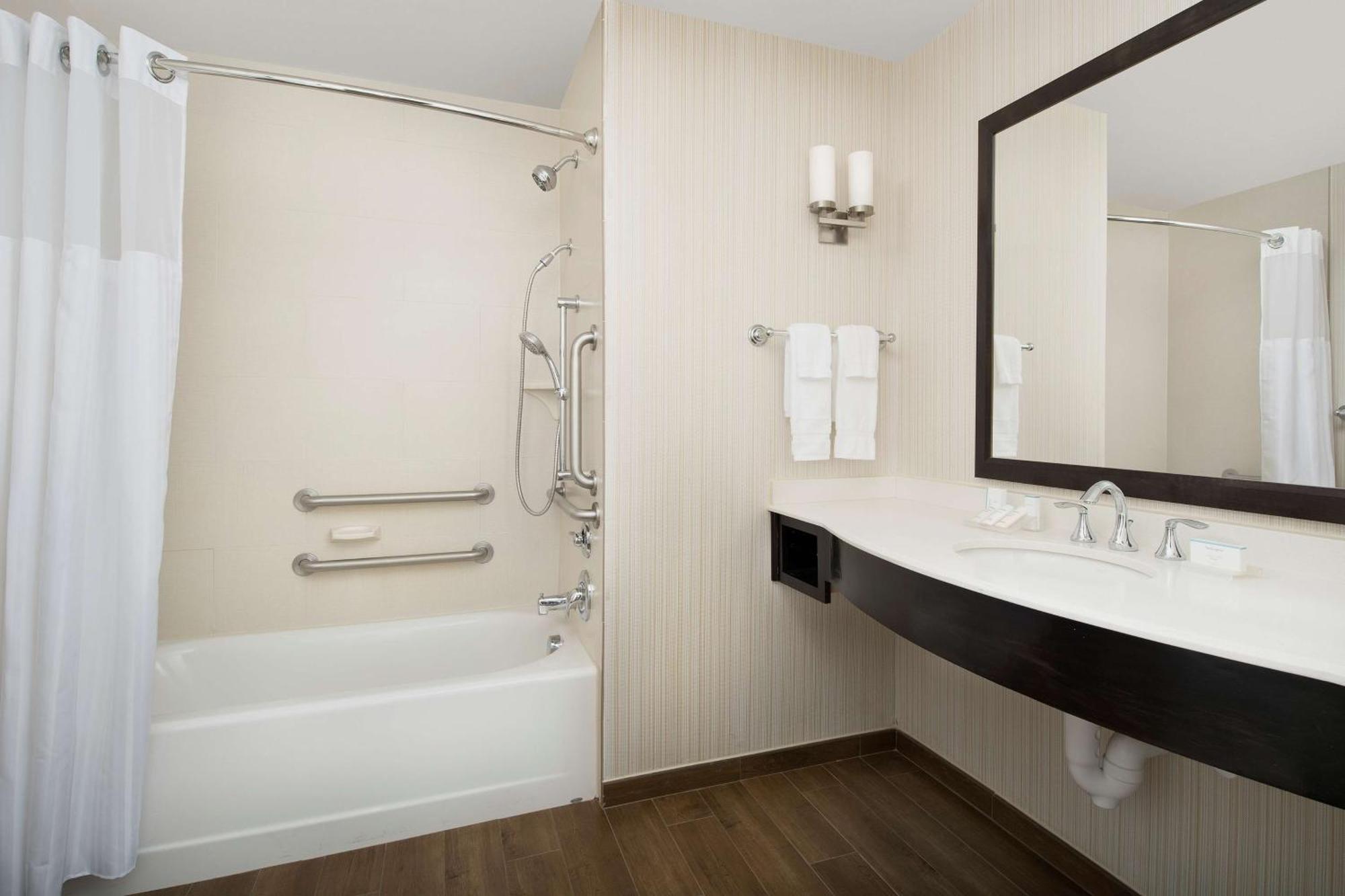 Hilton Garden Airport 3* Charlotte
