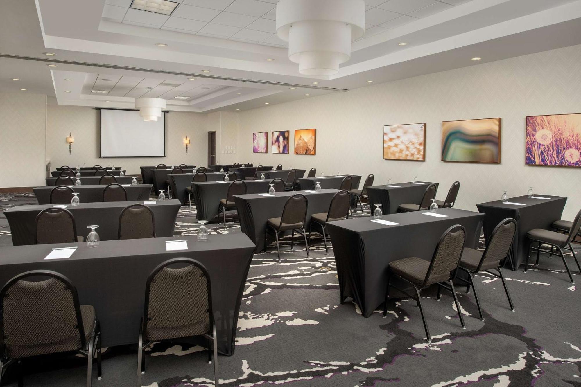 Hilton Garden Airport 3* Charlotte