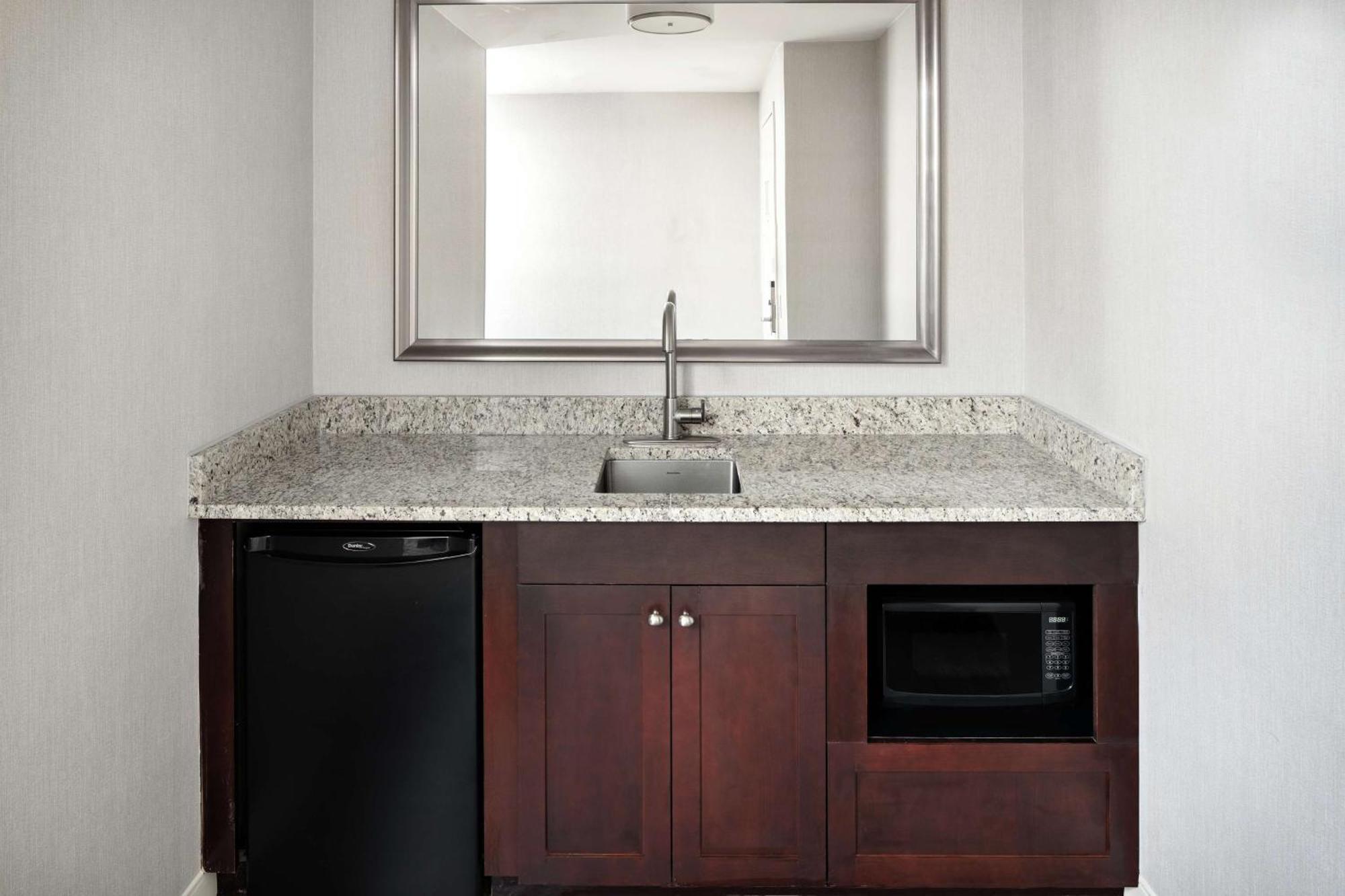 Doubletree By Hilton Charlotte/southpark