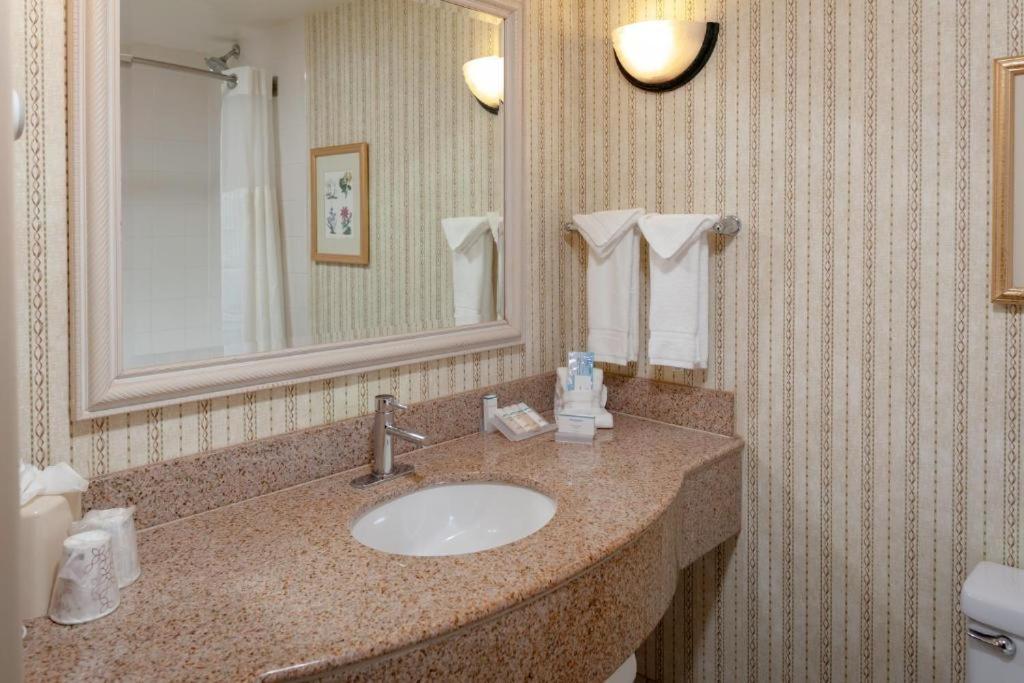 Hotel Hilton Garden Pineville 3*