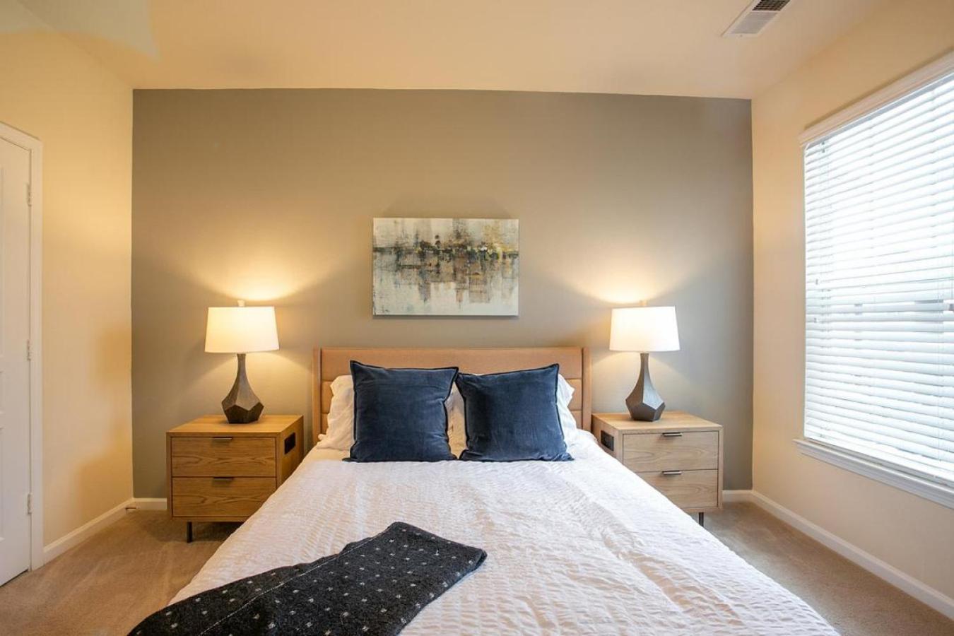 Landing - Modern With Amazing Amenities Apartment *