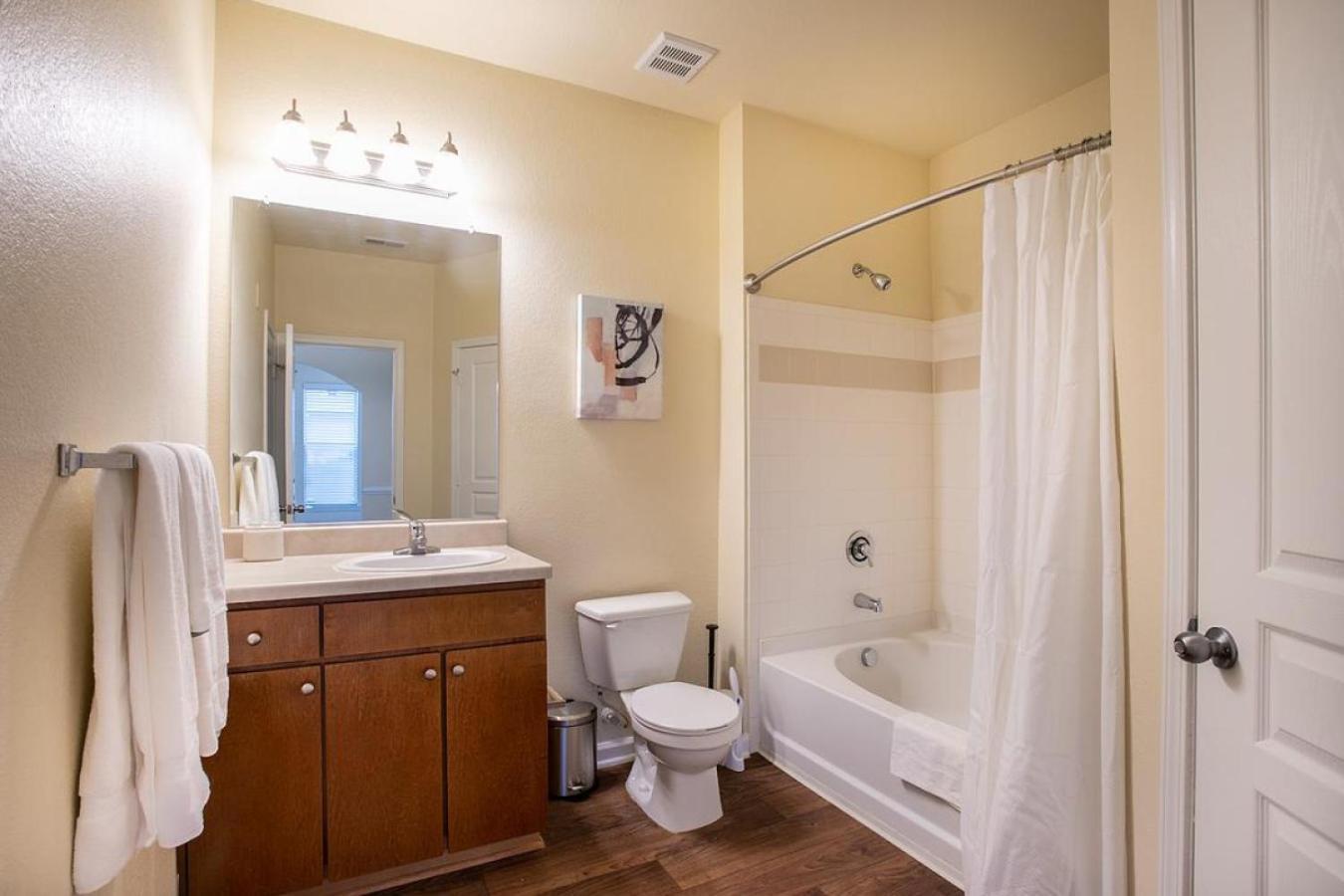 Landing - Modern With Amazing Amenities