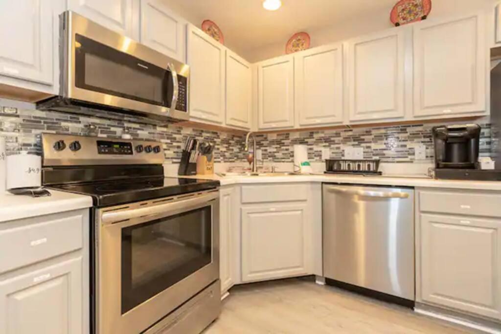 Holiday home Townhome - Near Uncc And Pnc Music Pavilion Charlotte
