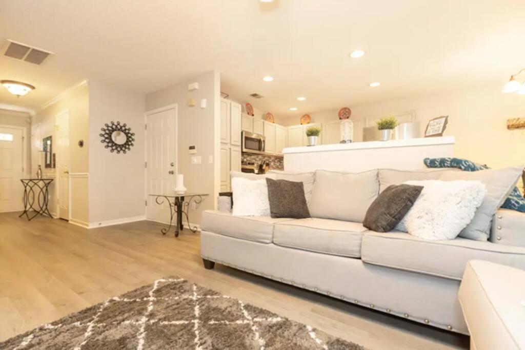 Holiday home Townhome - Near Uncc And Pnc Music Pavilion *