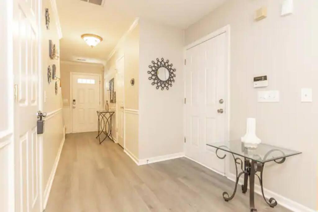 Holiday home Townhome - Near Uncc And Pnc Music Pavilion *