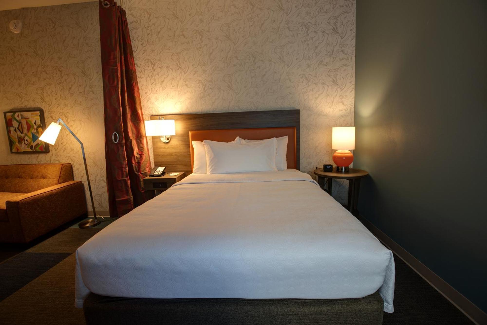 Hotel Home2 By Hilton Uptown 3*