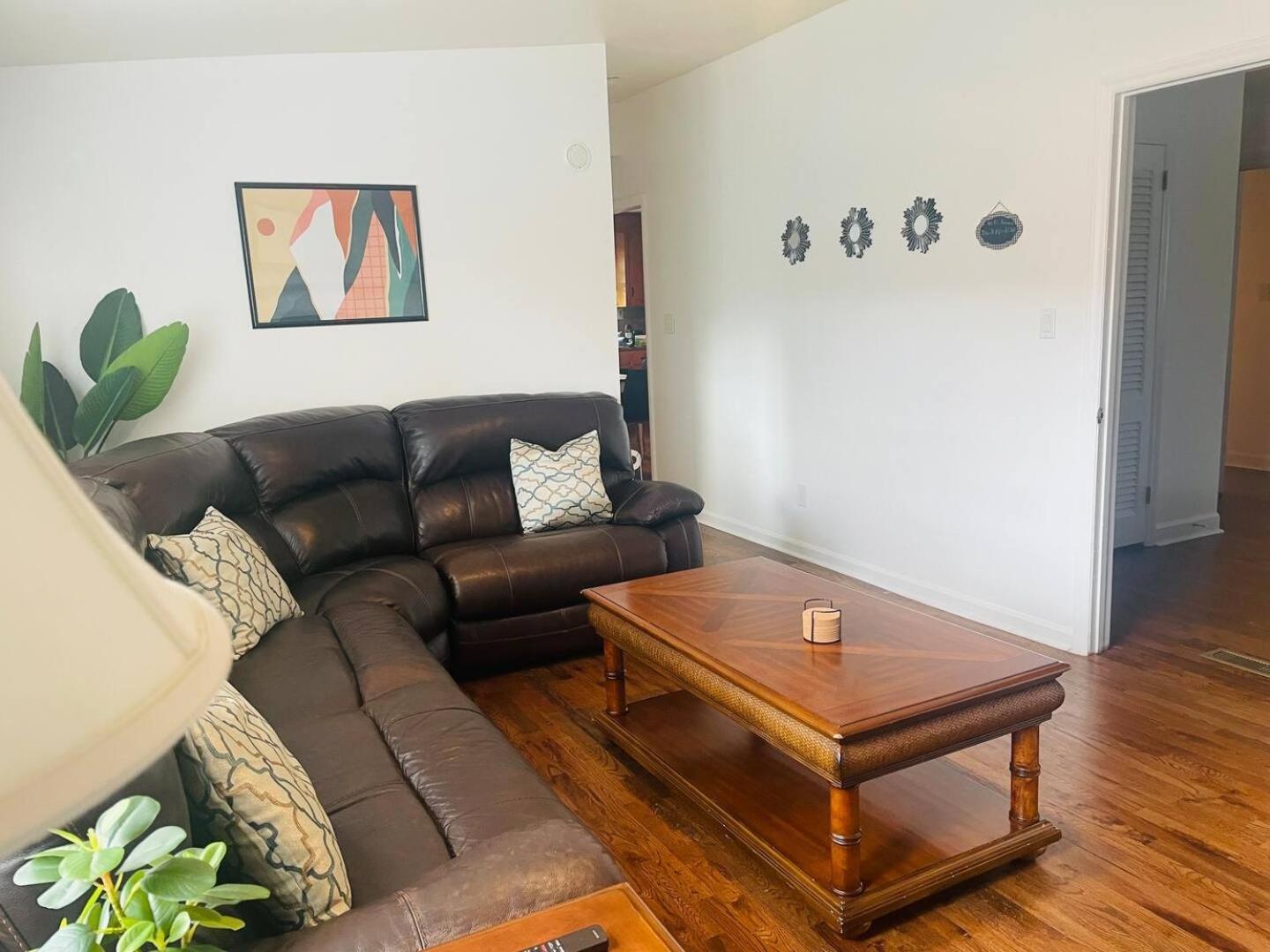 West-end Downtown - Easy Access To Airport & Jcsu