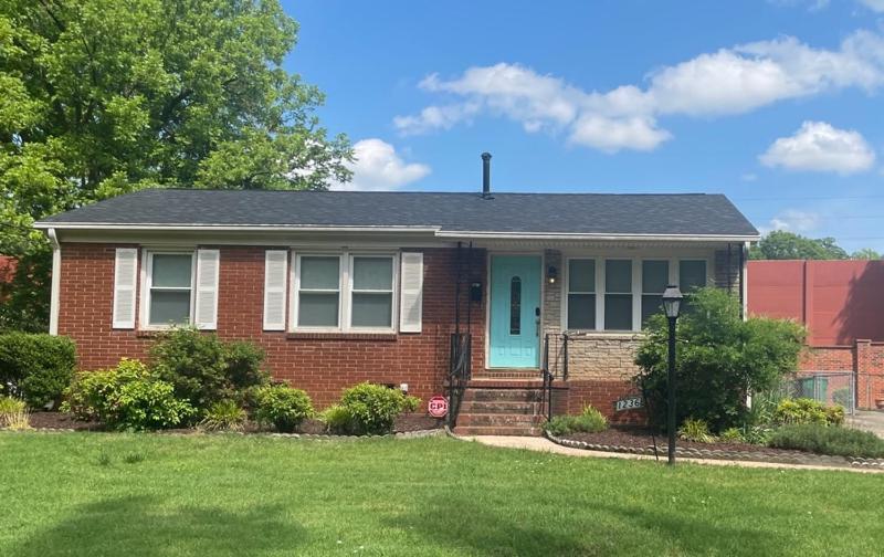 West-end Downtown - Easy Access To Airport & Jcsu Holiday home