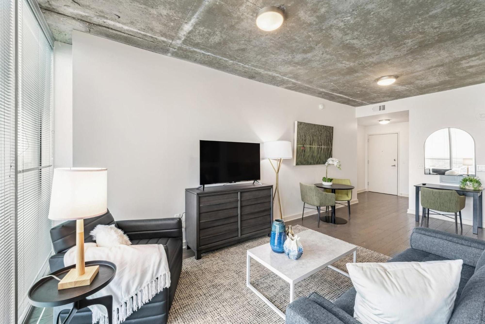 Luxurious Uptown In North Carolina *