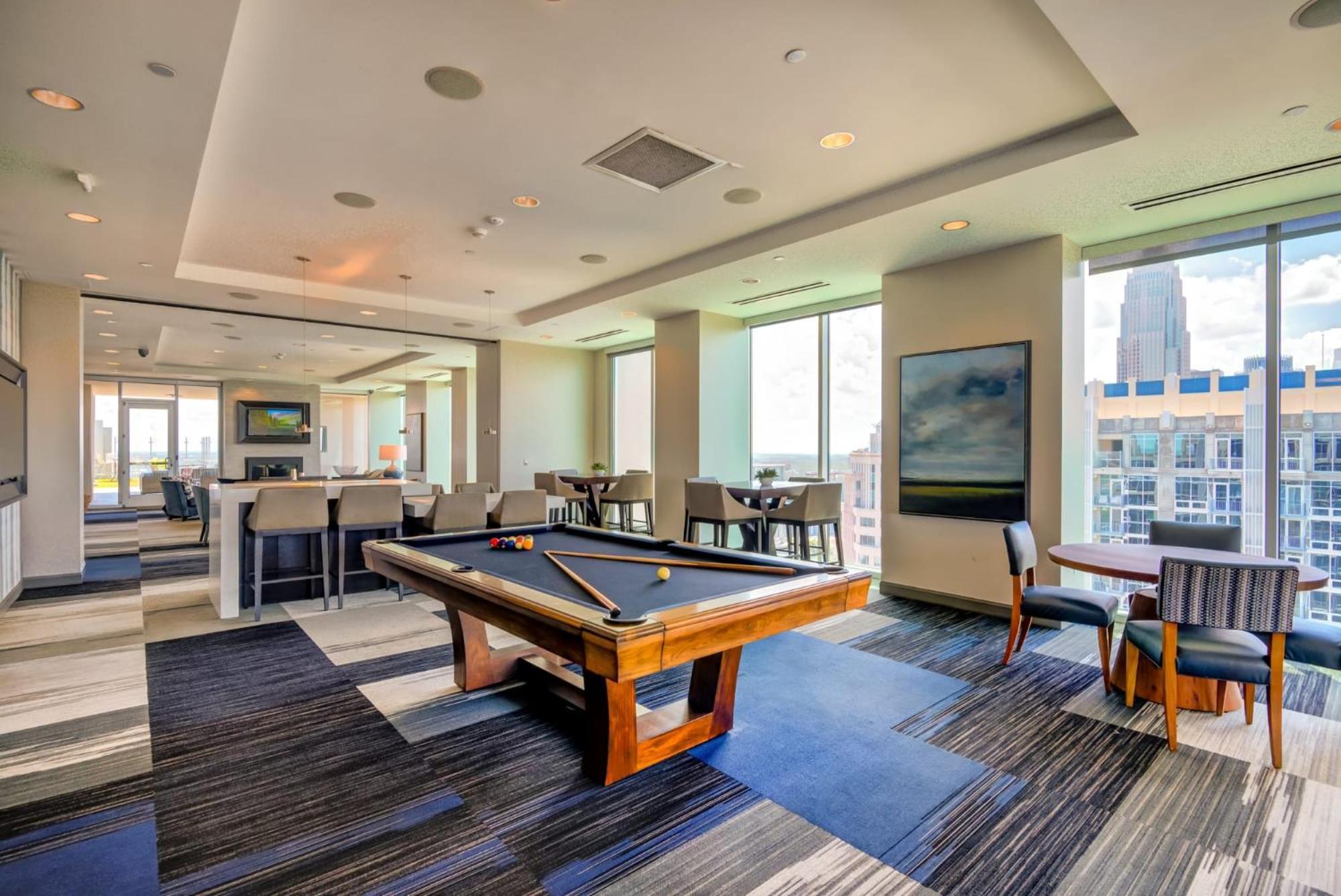 Luxurious Uptown In North Carolina Charlotte