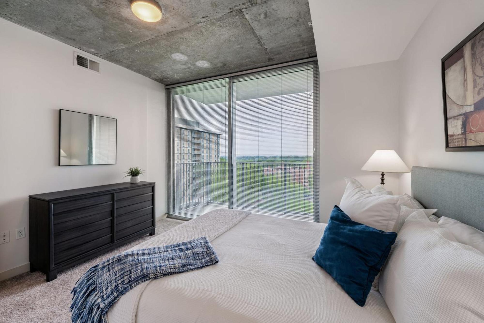 Apartment Luxurious Uptown In North Carolina *
