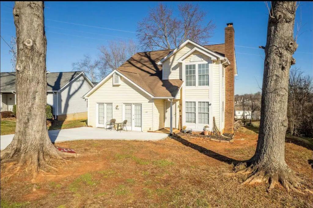 Apartment 20min To International Airport! 10min To Pnc Music! Wifi
