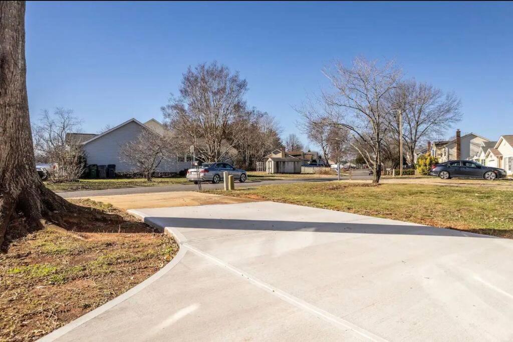 Apartment 20min To International Airport! 10min To Pnc Music! Wifi Charlotte