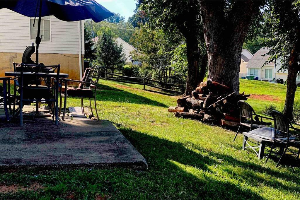 20min To International Airport! 10min To Pnc Music! Wifi Apartment