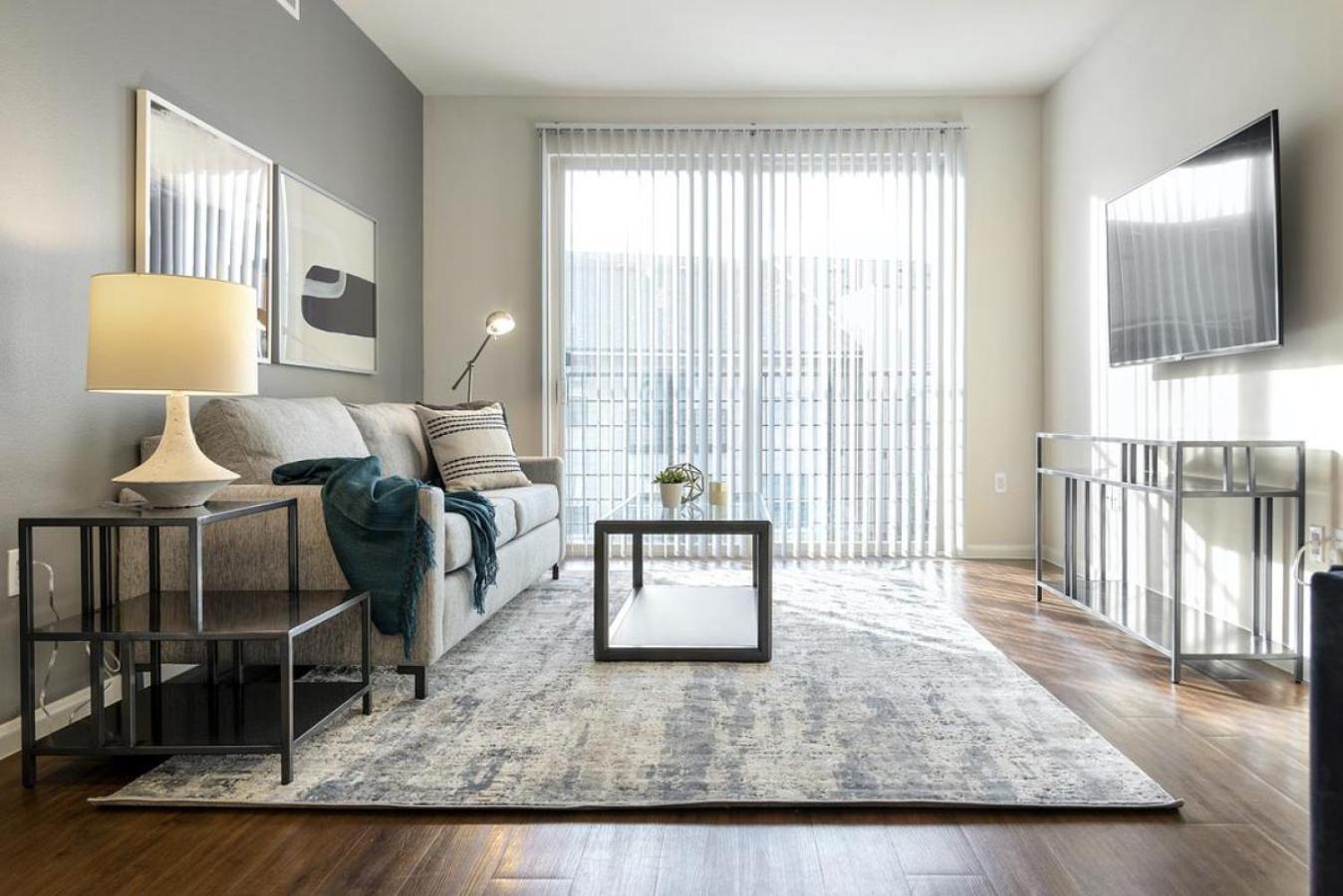 Apartment Landing At The Henry - In Northwest *