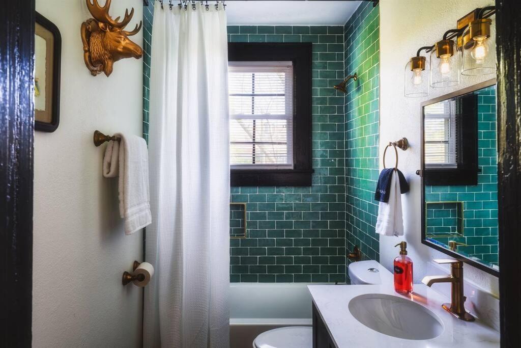 Holiday home Prime Spot! Perfect For Families! Backyard Bliss