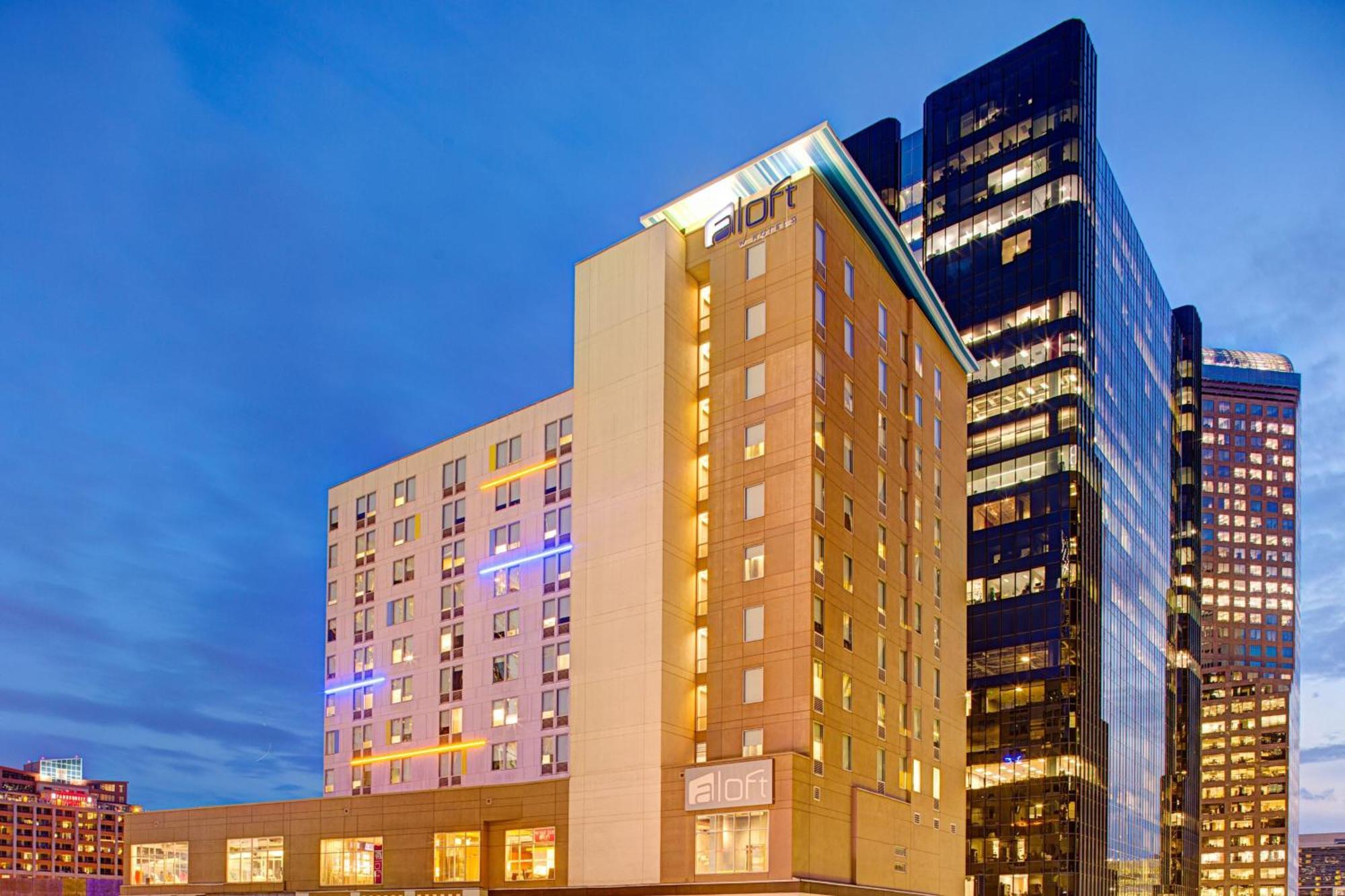 Aloft Center Hotel 2*