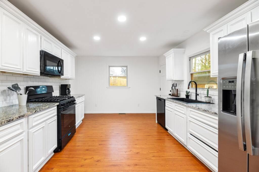 Trendy Bohemian Bungalow, Close To Uptown, Plaza & Noda Charlotte