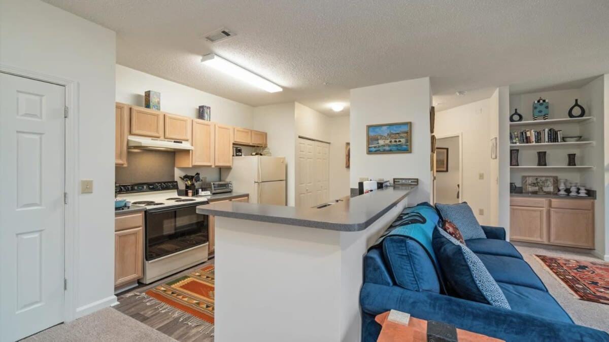 Cozy 1-br With A Seasonal Pool Apartment *