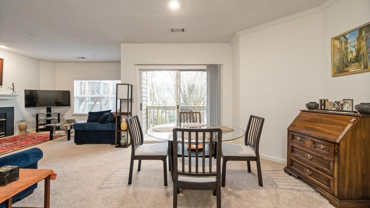 Apartment Cozy 1-br With A Seasonal Pool Charlotte