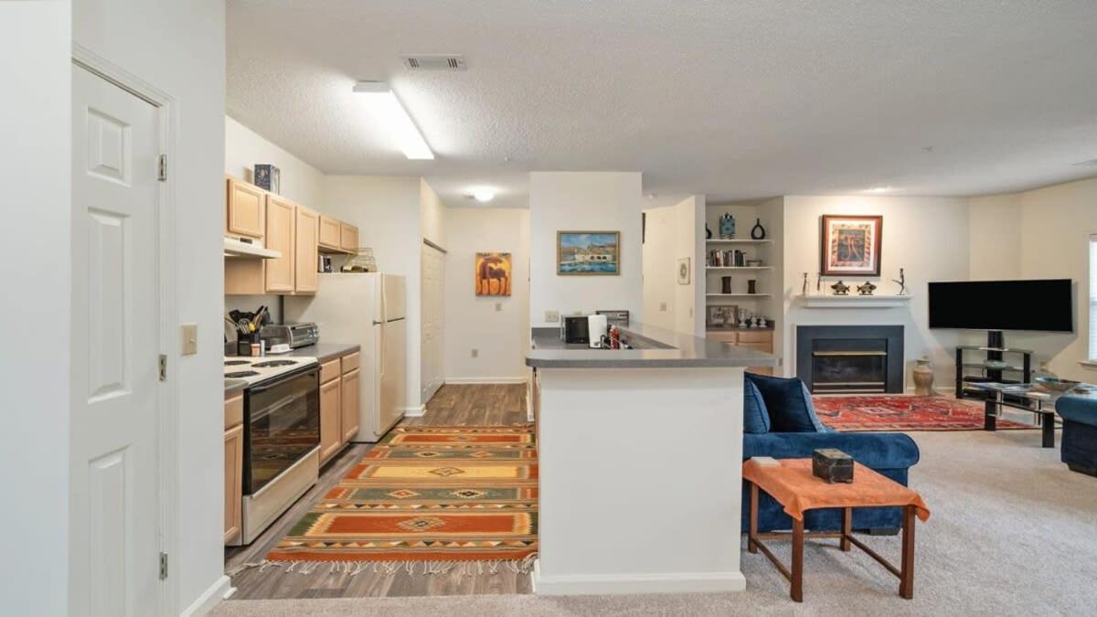 Cozy 1-br With A Seasonal Pool Charlotte