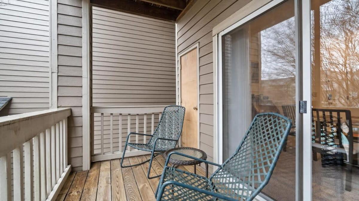 Cozy 1-br With A Seasonal Pool Apartment
