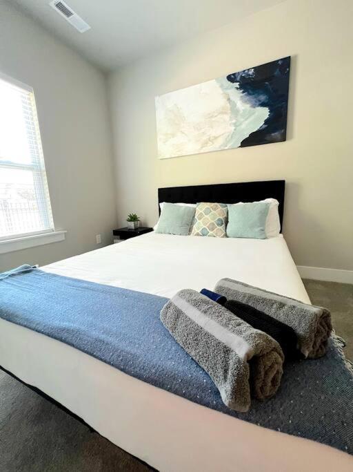 Brand New Build 10 Min- Uptown *