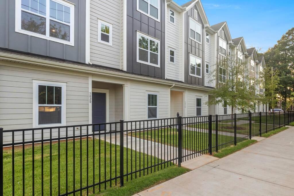 Holiday home Brand New Build 10 Min- Uptown