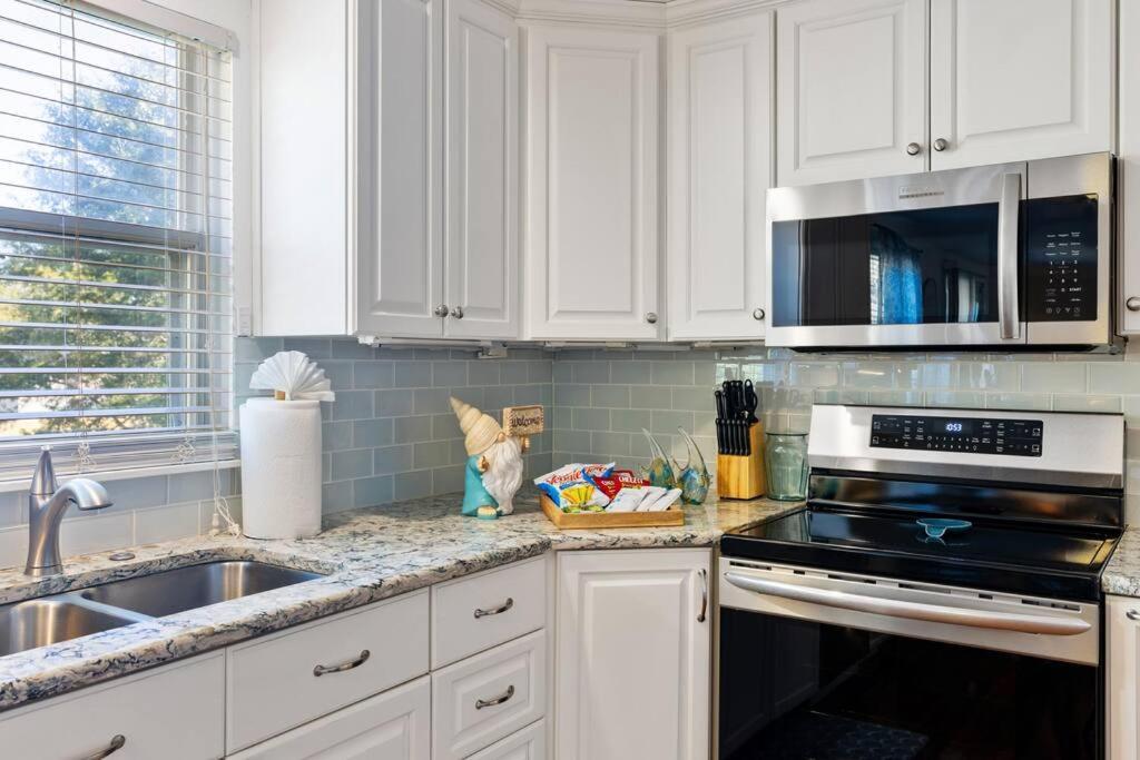 Holiday home The Poolside Retreat - Spacious 4 Bdrm With Pool, Hot Tub,firepit,games,dogs Welcome