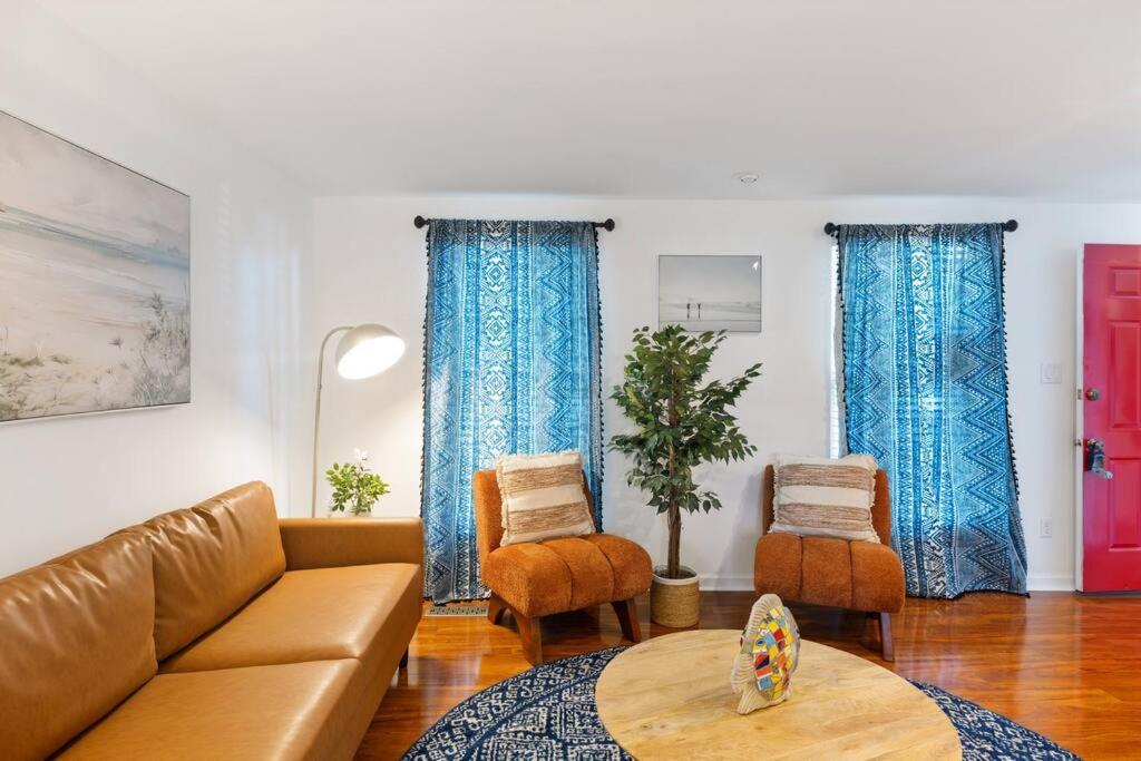 The Poolside Retreat - Spacious 4 Bdrm With Pool, Hot Tub,firepit,games,dogs Welcome *
