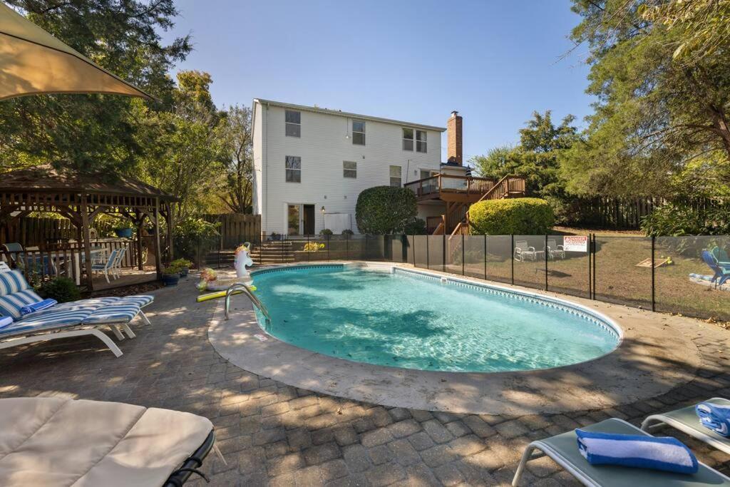Holiday home The Poolside Retreat - Spacious 4 Bdrm With Pool, Hot Tub,firepit,games,dogs Welcome