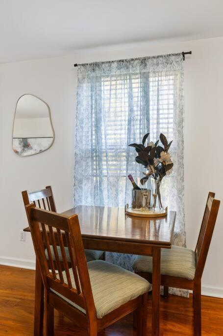 The Poolside Retreat - Spacious 4 Bdrm With Pool, Hot Tub,firepit,games,dogs Welcome Charlotte