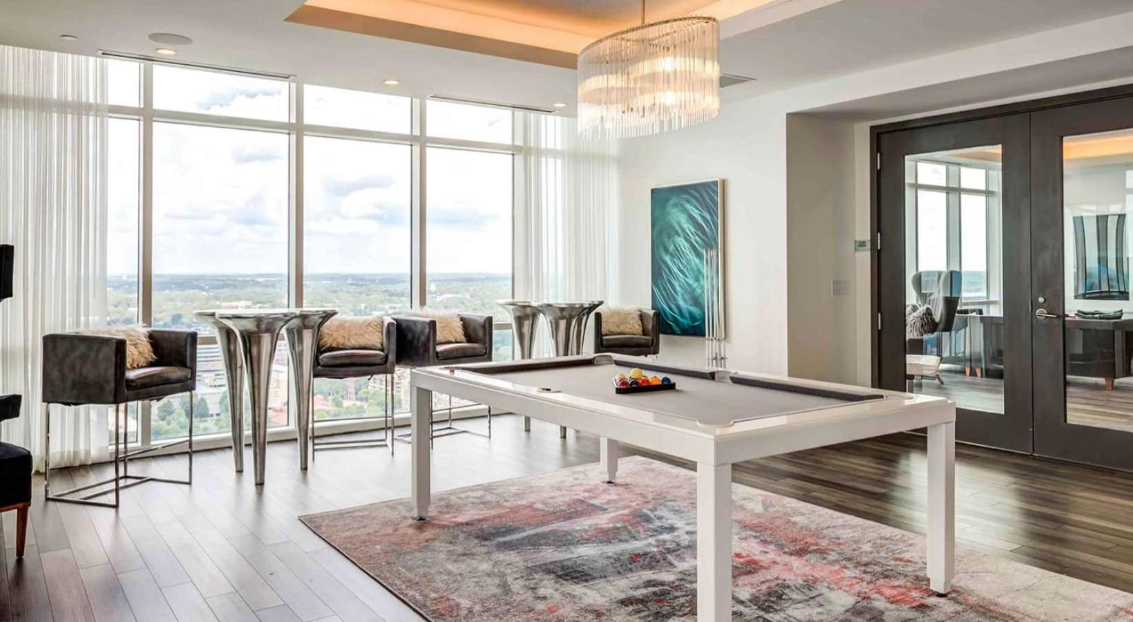 2br Uptown Furnished Apts