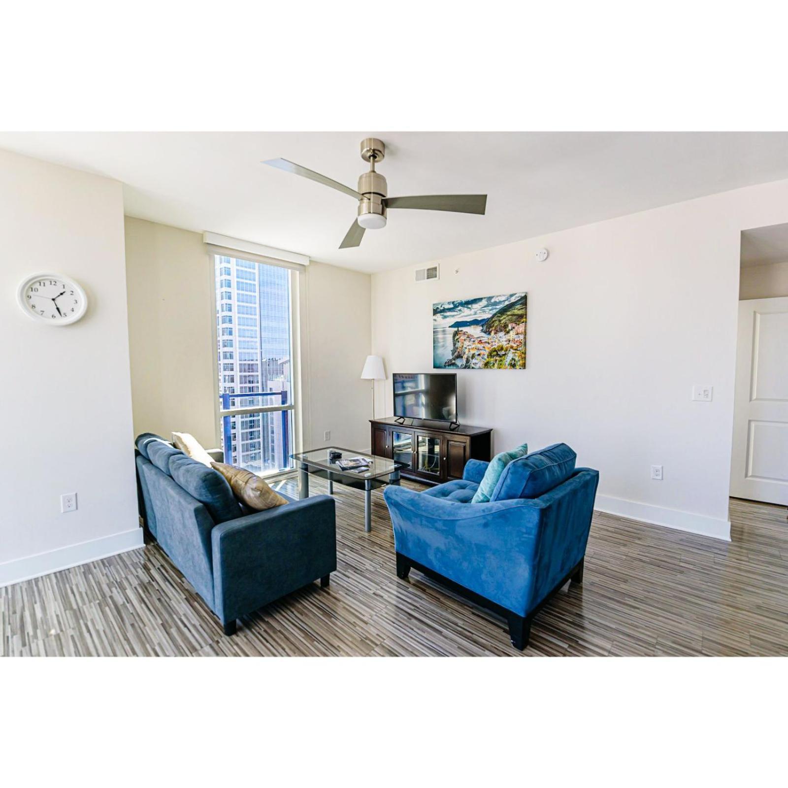 Apartment 2br Uptown Furnished Apts *