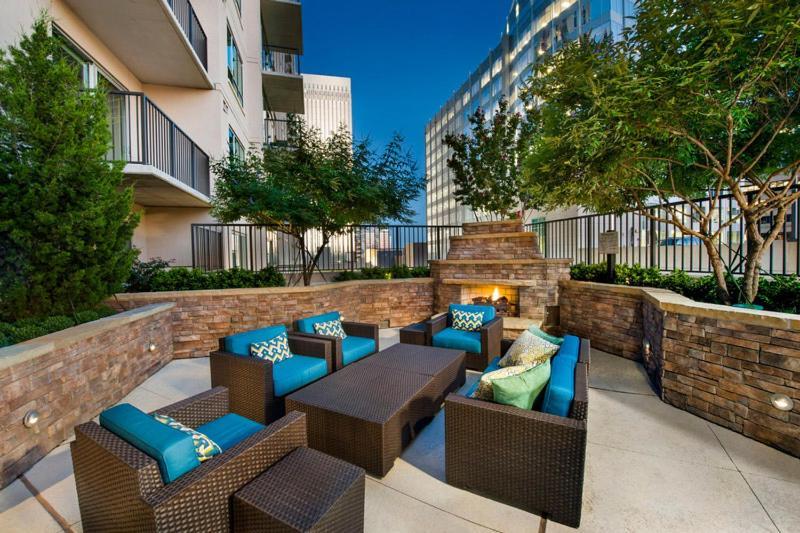 Uptown Furnished Near Boa Stadium Apts * Charlotte