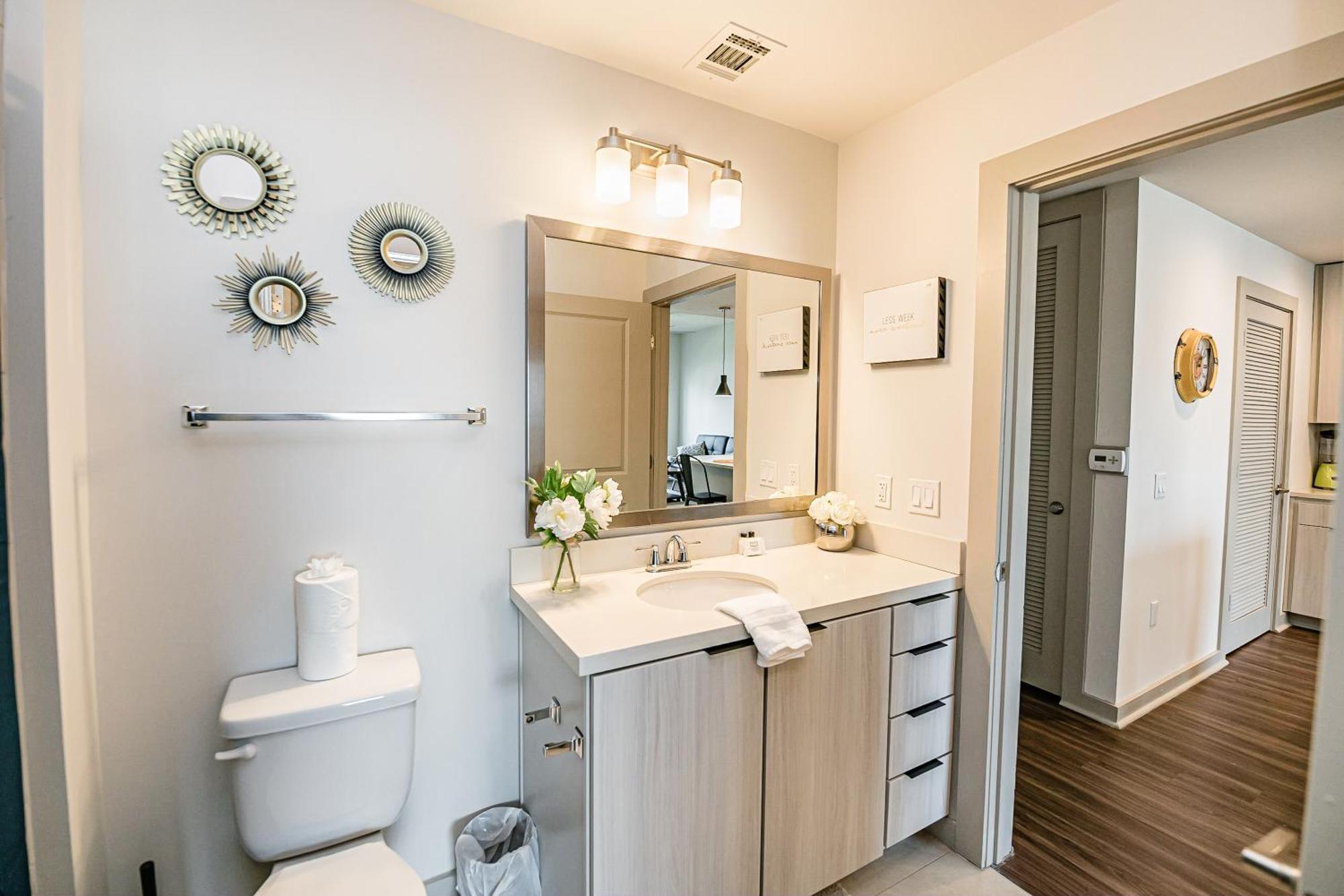 Uptown Furnished Near Boa Stadium Apts