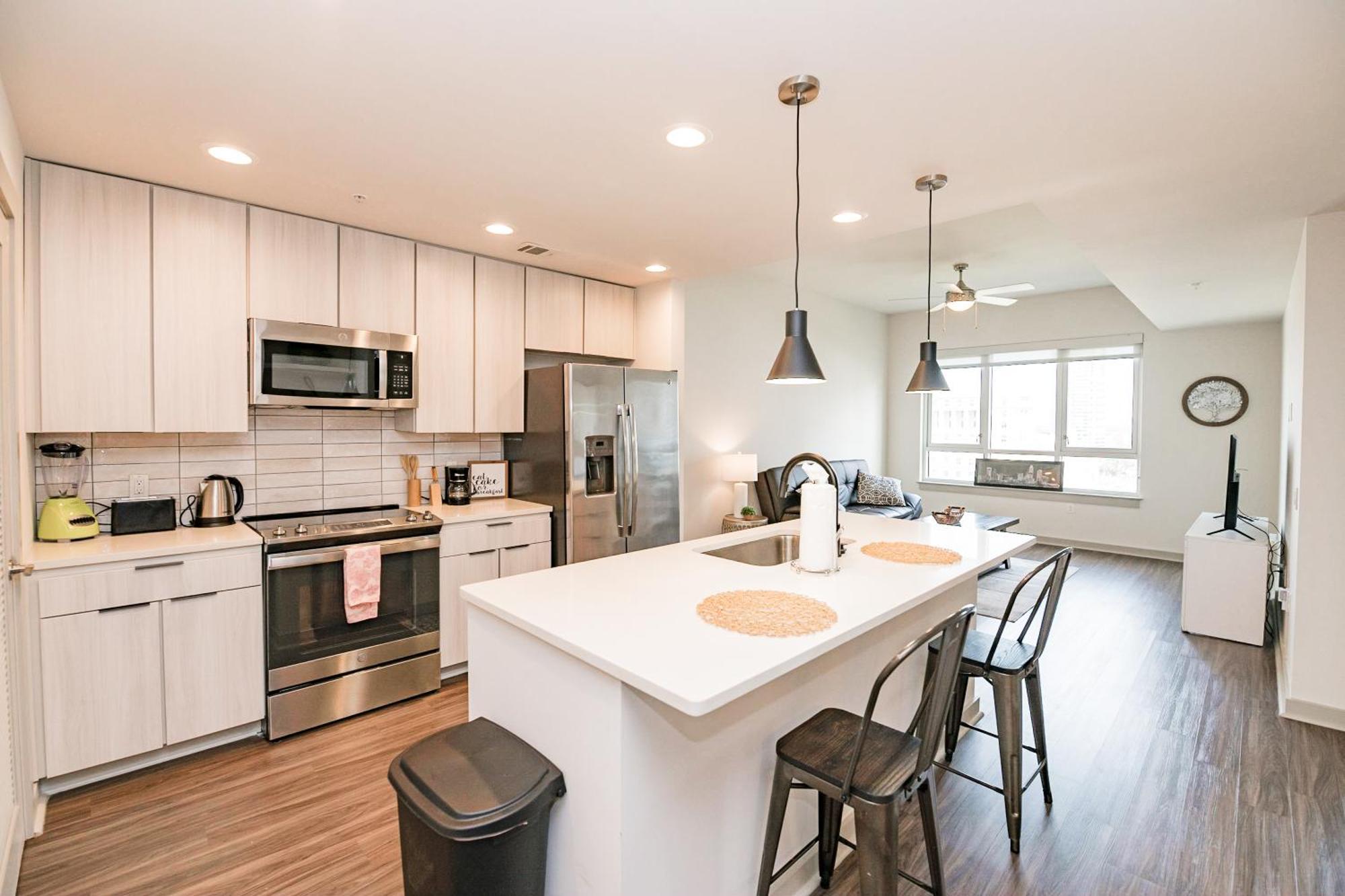 Uptown Furnished Near Boa Stadium Apts Apartment *