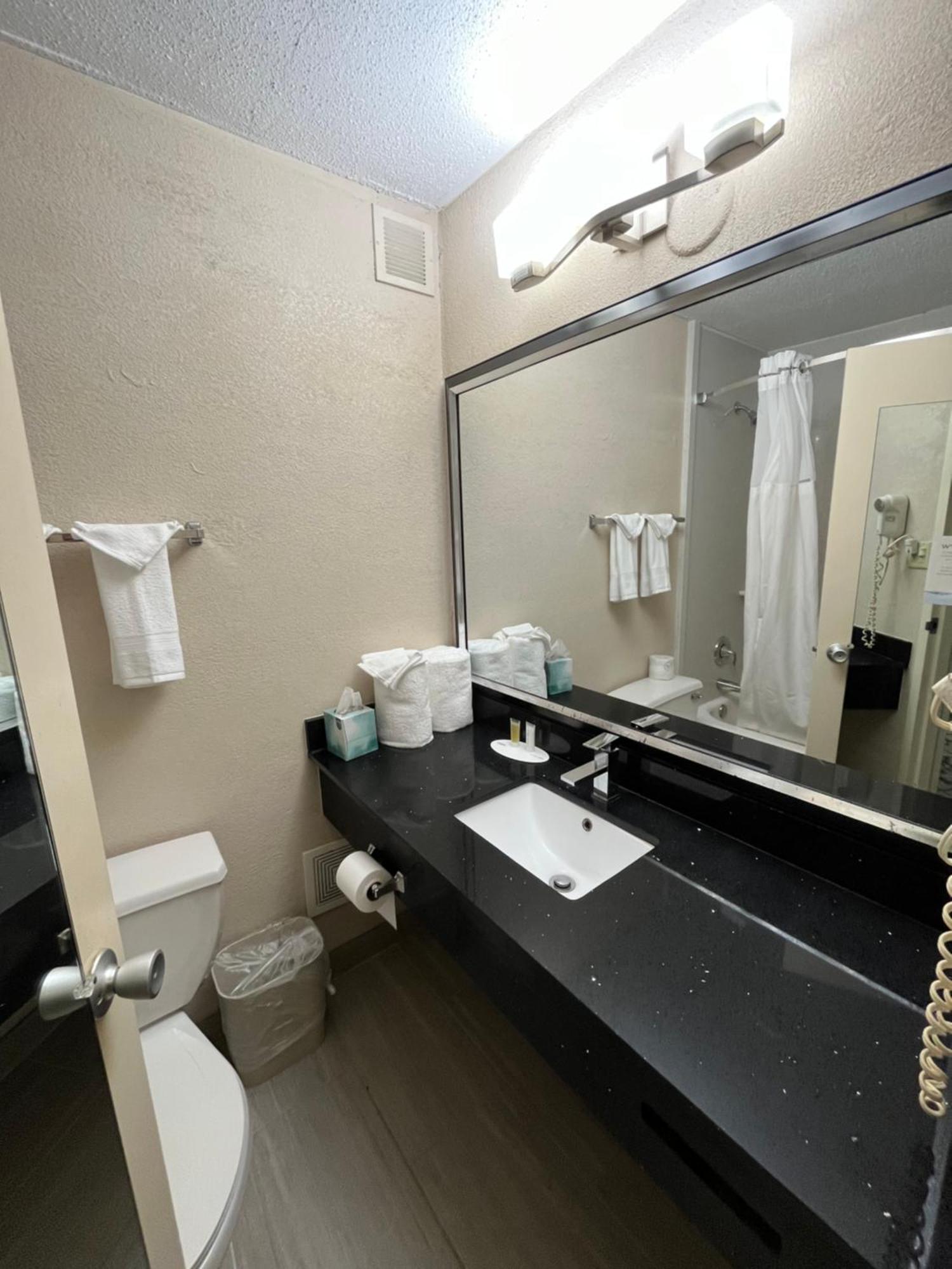 Hotel Ramada Plaza By Wyndham South End Airport Charlotte