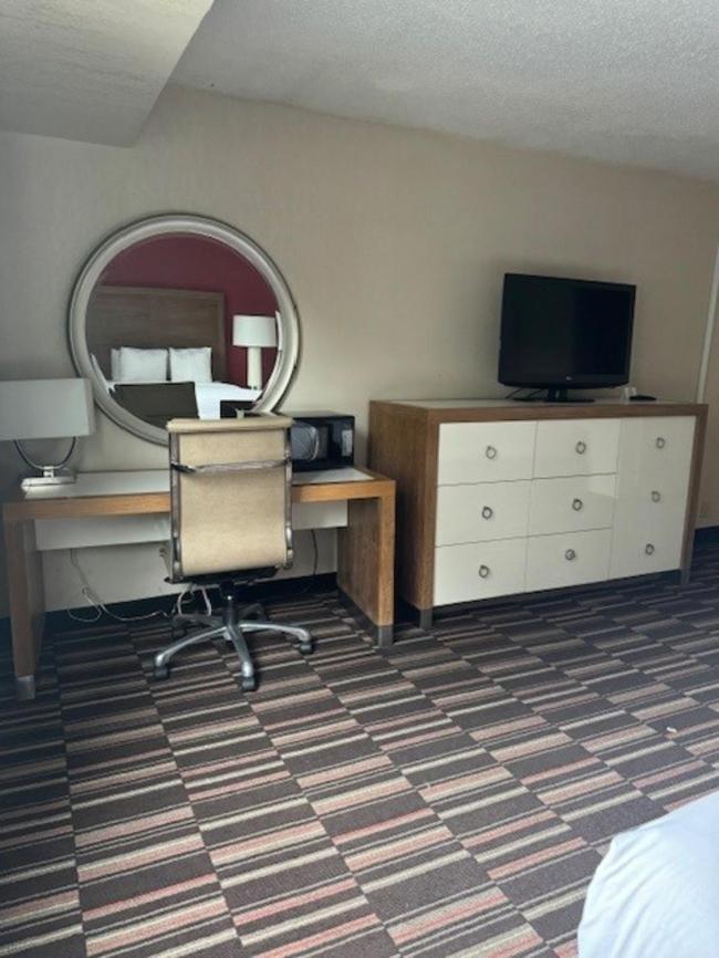 Hotel Ramada Plaza By Wyndham South End Airport Charlotte