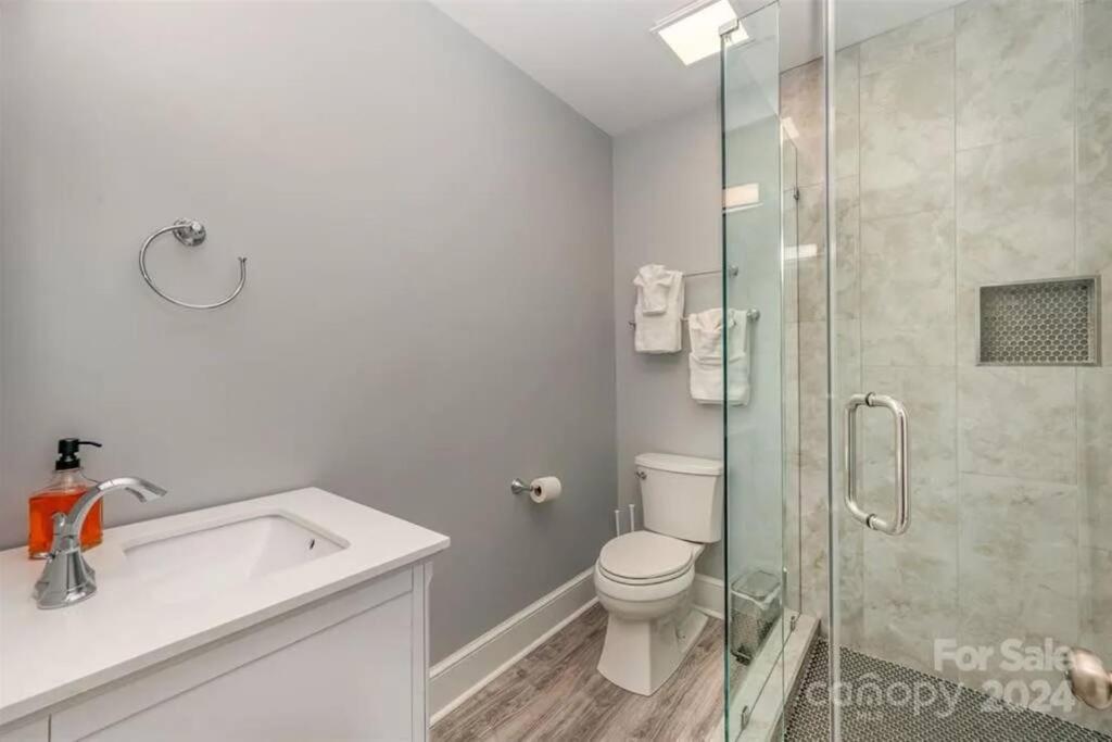 Modern Place In A Perfect Spot Holiday home Charlotte